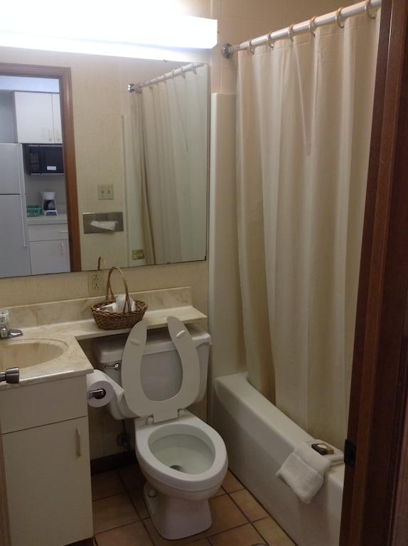 East Street Inn & Suites Tipton Room photo