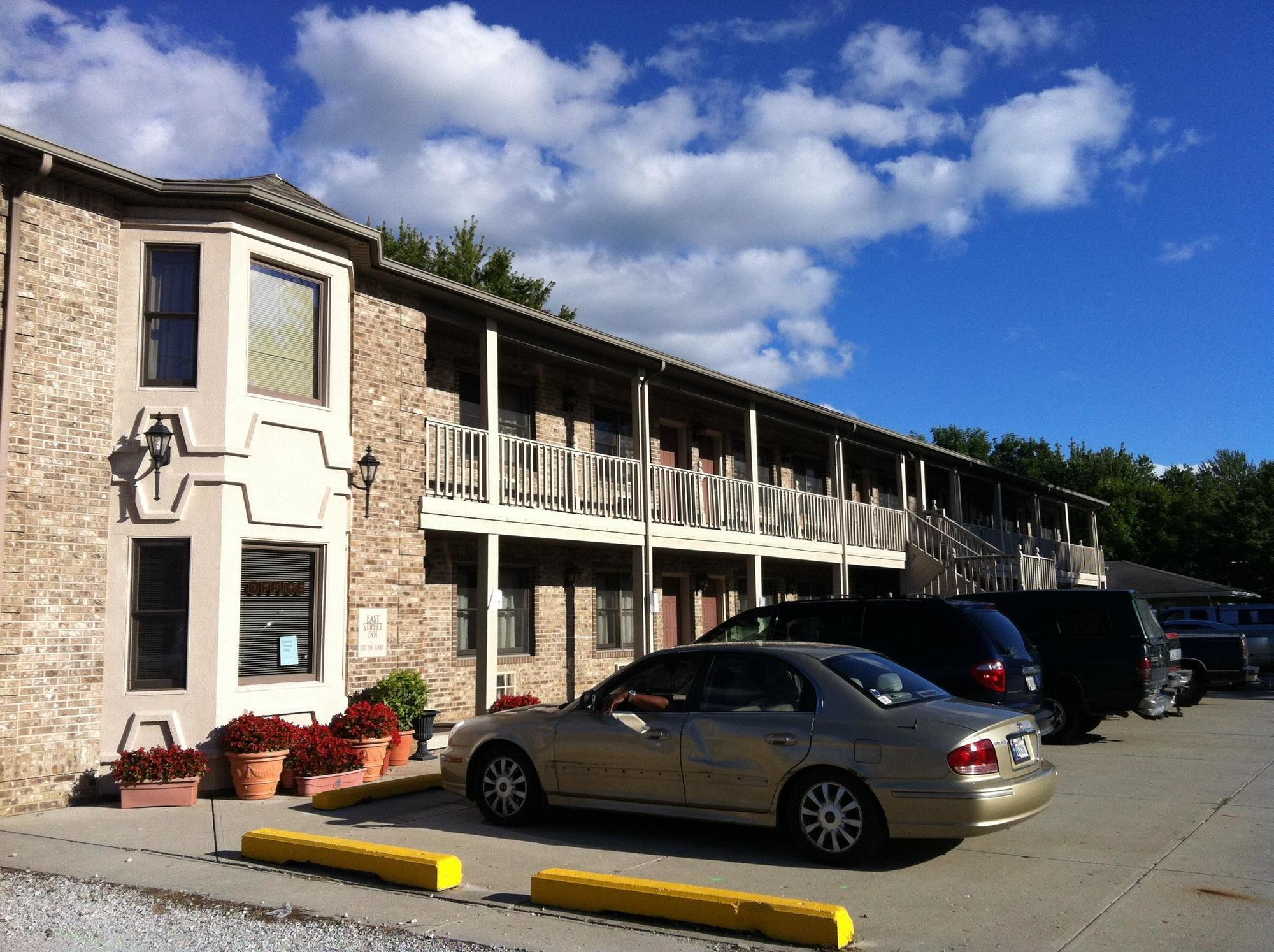 East Street Inn & Suites Tipton Exterior photo